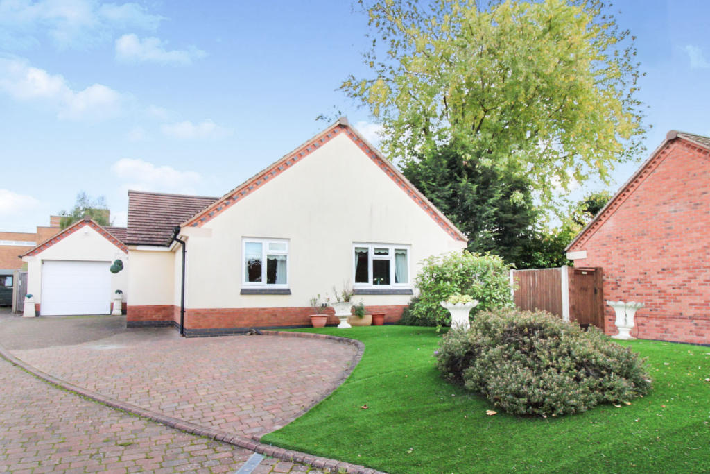 3 bedroom detached bungalow for sale in Paddock Close, Blaby, LE8