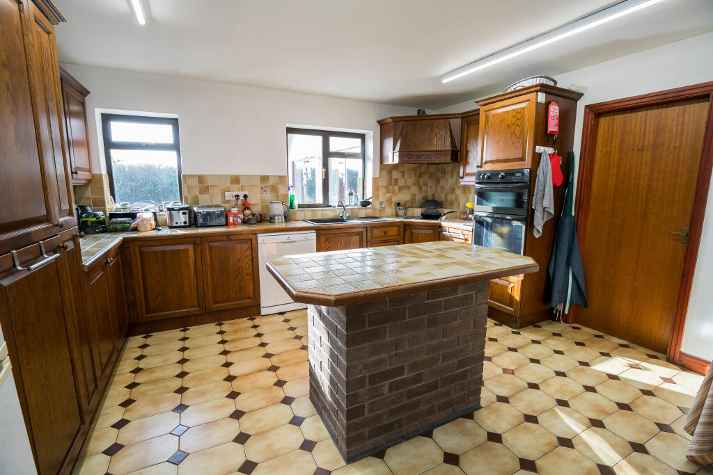 5 bedroom bungalow for sale in Bowling Bank, Wrexham, LL13