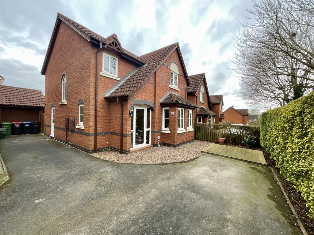 4 bedroom detached house for sale in Waterside Drive, Frodsham, WA6