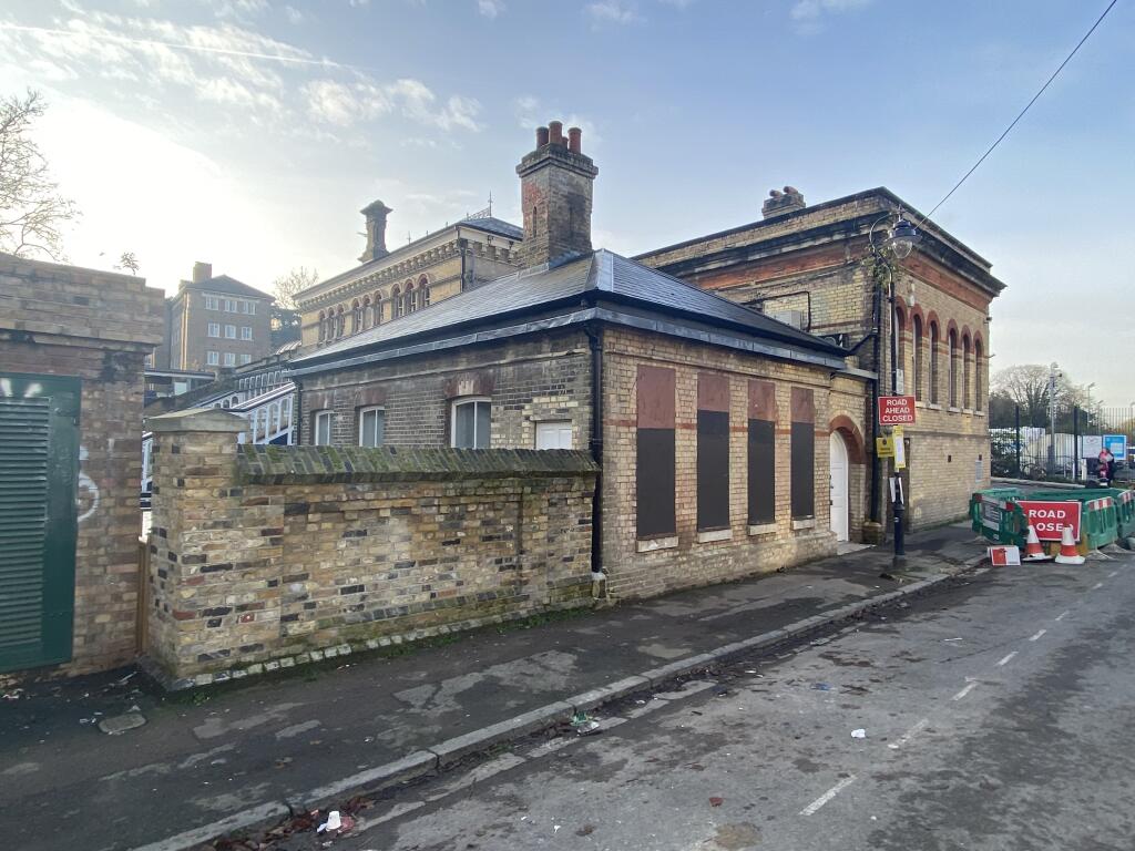 Restaurant to lease in 2 Windsor Walk, Denmark Hill, SE5 8BB, SE5