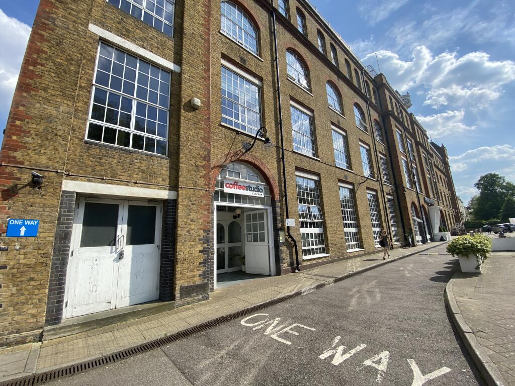 Main image of property: 139 Clapham Road, London, SW9 0HP