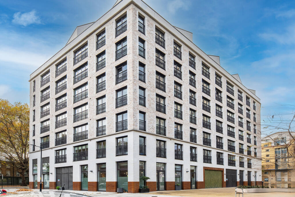 Main image of property: Blackfriars Circus, 15 Glade Path, London, SE1 8EG