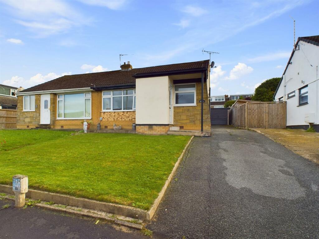 2 bedroom bungalow for sale in Oakfield Road, Buckley, Flintshire, CH7