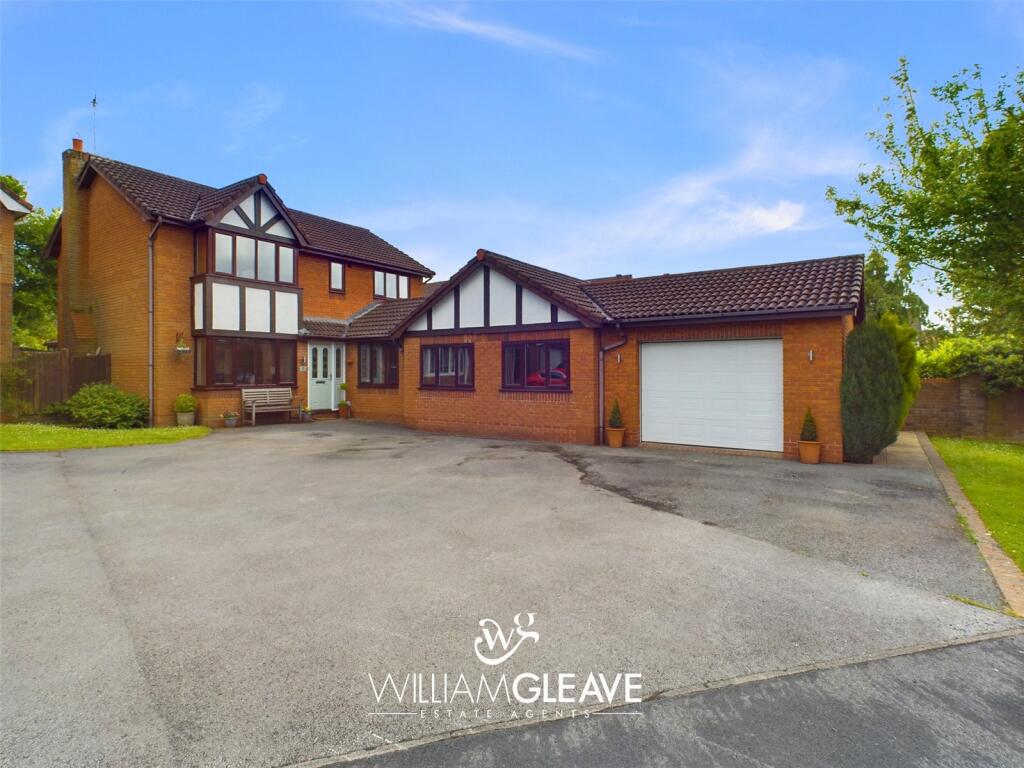 4 bedroom detached house for sale in Criccieth Close, Buckley