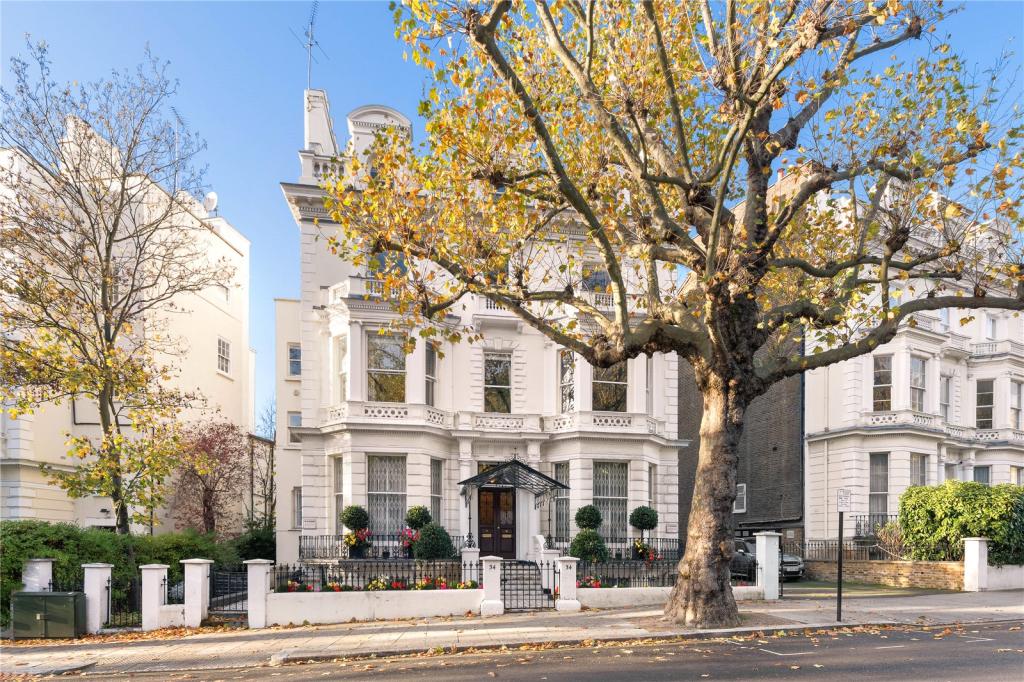 4 bedroom apartment for sale in Holland Park, Holland Park, London, W11