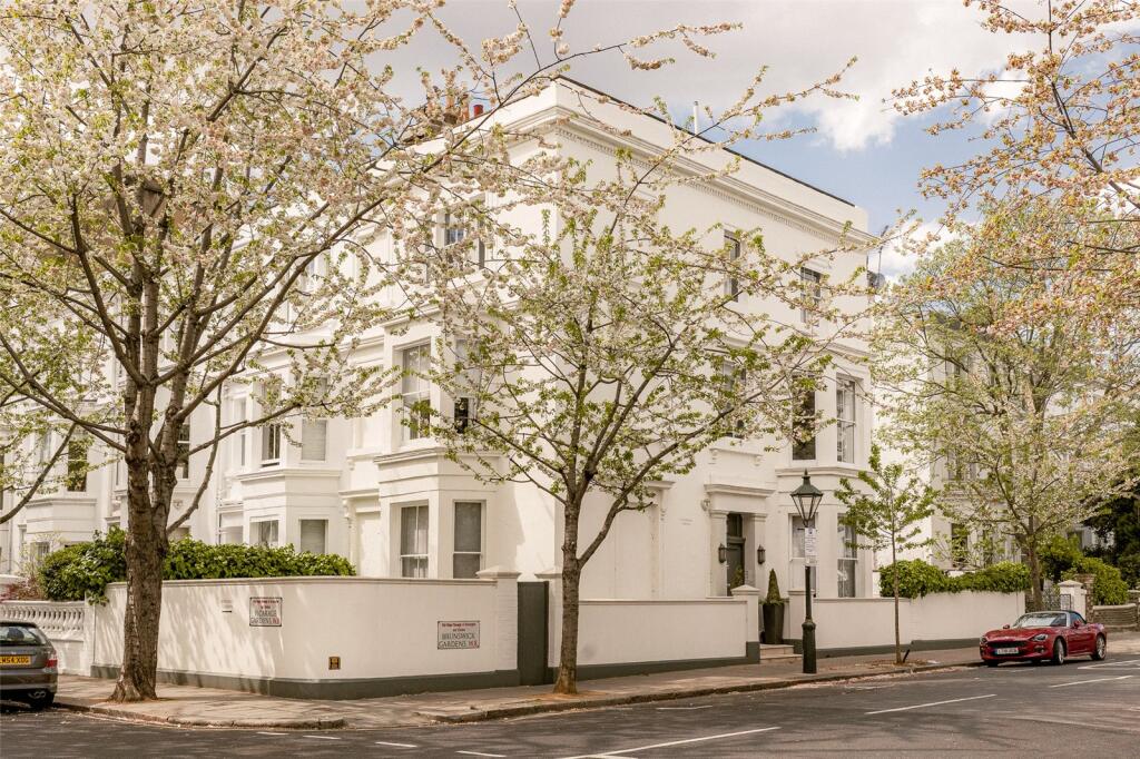 Main image of property: Vicarage Gardens, Kensington, London, W8