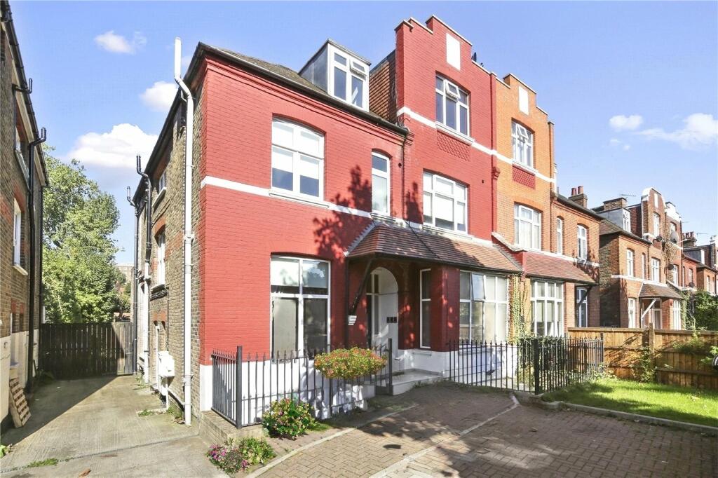 2 bedroom apartment for sale in Chatsworth Road, London, NW2