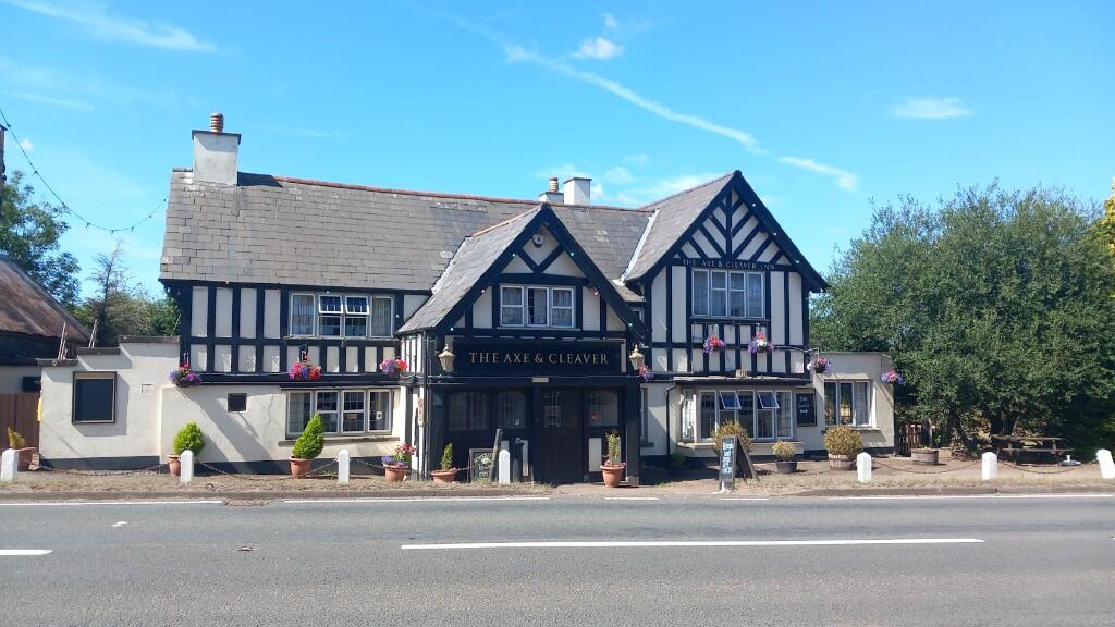 Main image of property: HEREFORDSHIRE - BLACK AND WHITE MAIN ROAD PUBLIC HOUSE SET IN 2.25 OF AN ACRE