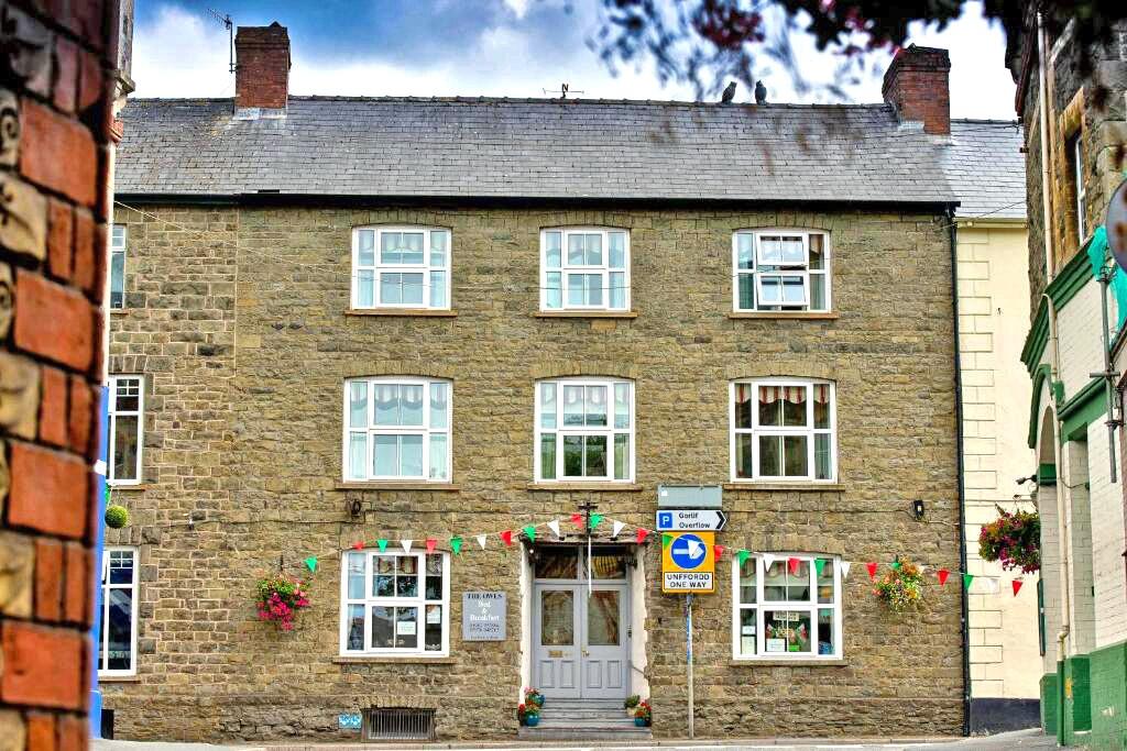 Main image of property: MID WALES - RIVERSIDE MARKET TOWN CENTRE GUEST HOUSE