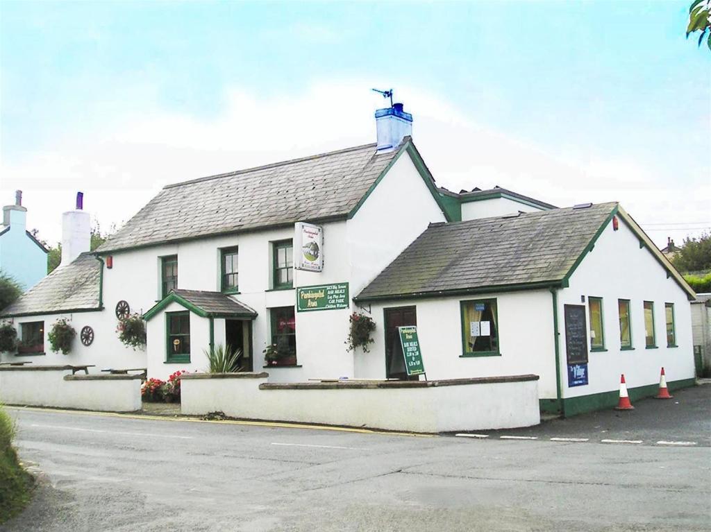 Pub for sale in CEREDIGION - COASTAL VILLAGE PUBLIC HOUSE, Cross Inn ...