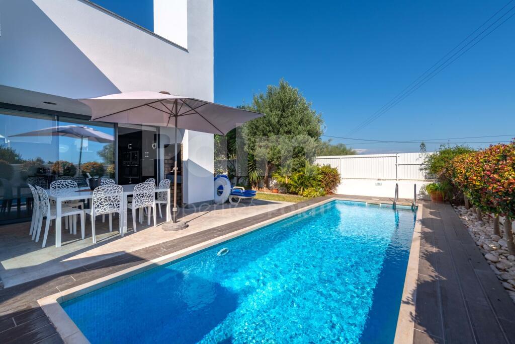 Main image of property: Algarve, Lagoa