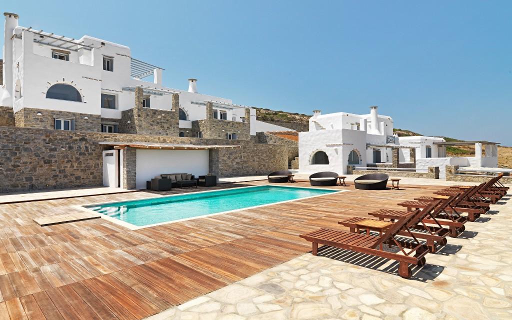 12 bedroom villa for sale in Parikia, Paros, Cyclades islands, Greece