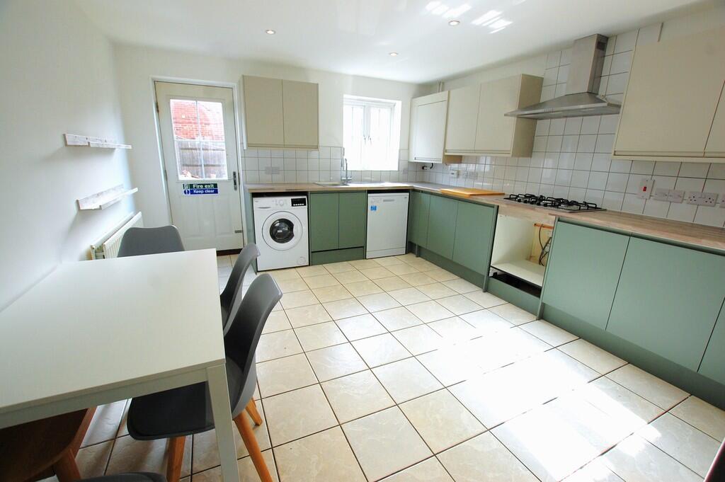 Additional property image - Chipmunk Chase, Hatfield