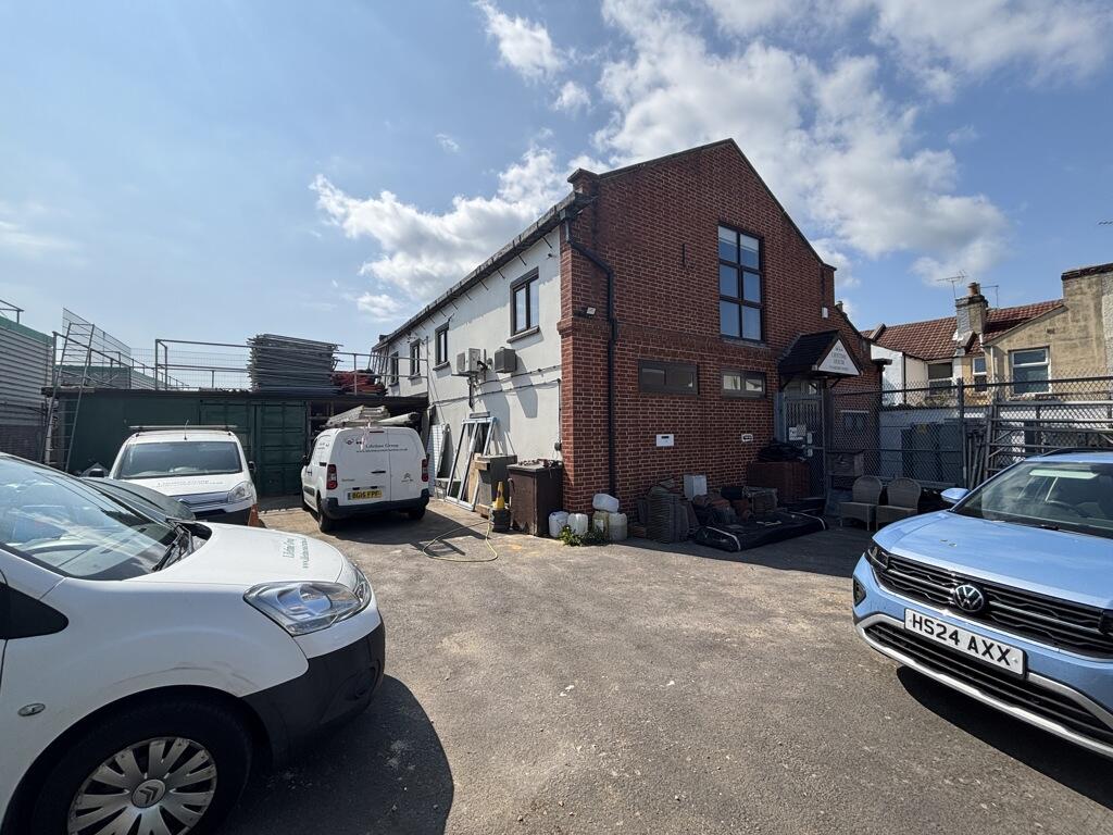 Main image of property: 70 Garnier Street, Portsmouth, Hampshire, PO1 1PD