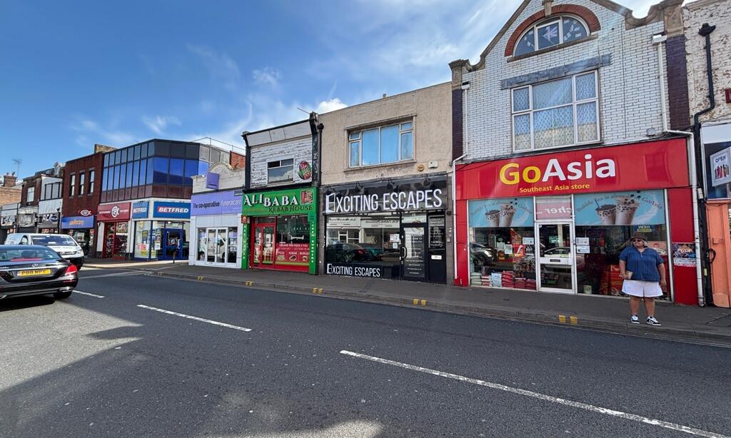 Main image of property: 48 London Road, Portsmouth, Hampshire, PO2 0LN