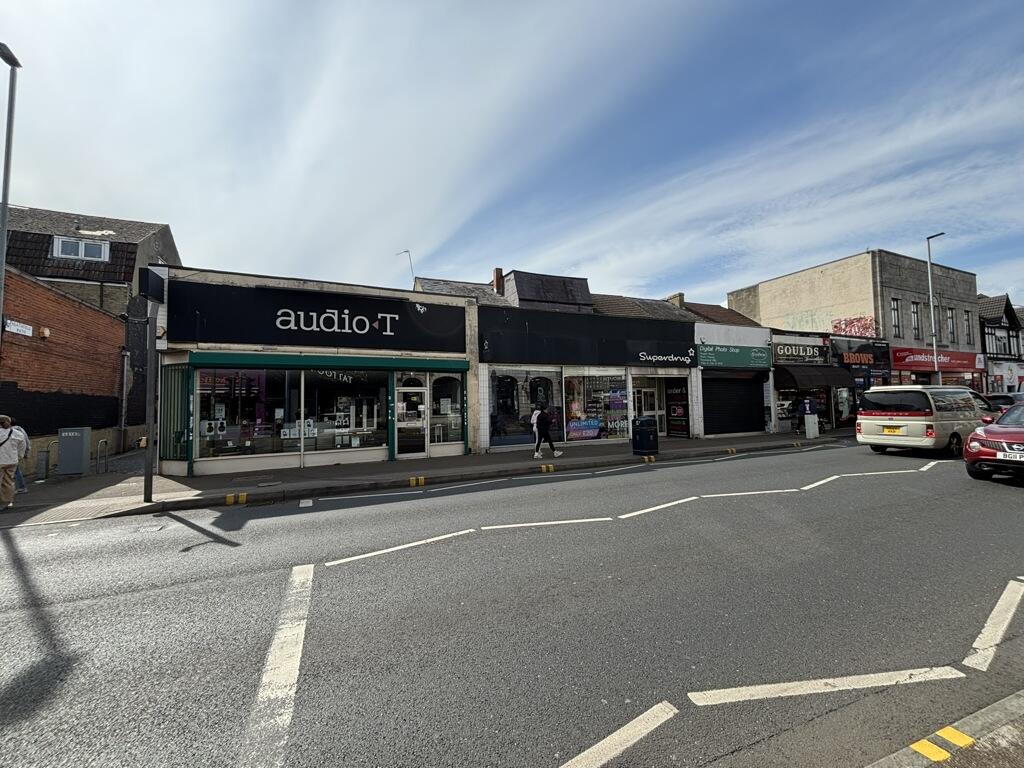 Main image of property: 29 London Road, Portsmouth, Hampshire, PO2 0BH