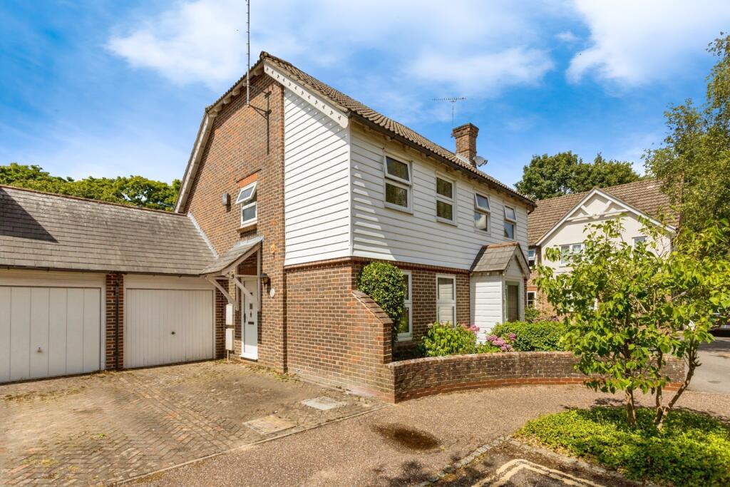 Main image of property: Chesworth Gardens, Horsham, West Sussex, RH13