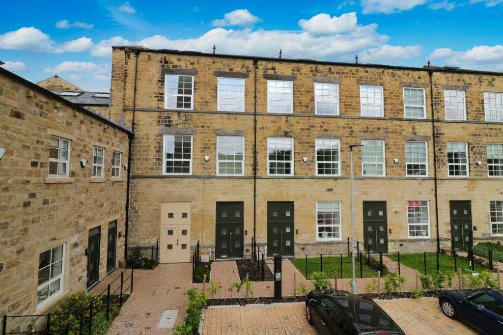 3 bedroom house for rent in Stonebridge Vale, Leeds, West Yorkshire, LS12