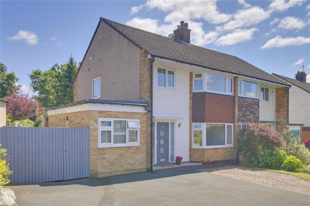 Main image of property: Moseley Wood Green, Leeds, West Yorkshire, LS16