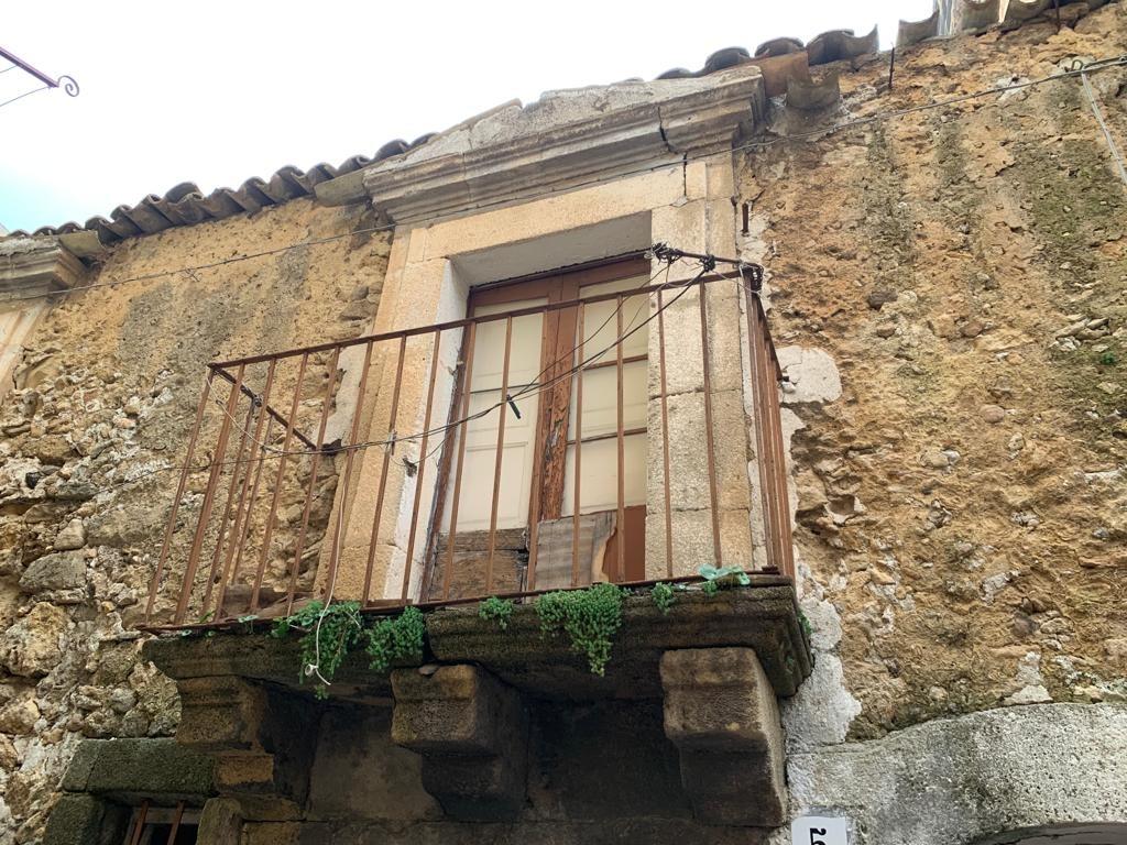 4 bedroom town house for sale in Mineo, Catania, Sicily, Italy