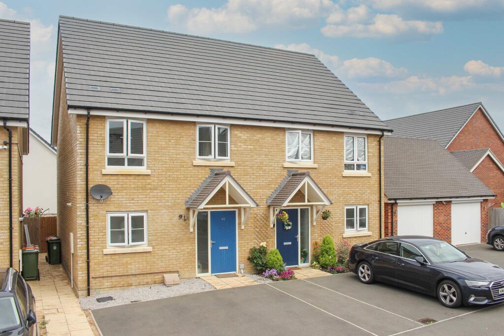 3 bedroom semidetached house for sale in Liddell Way, Leighton Buzzard