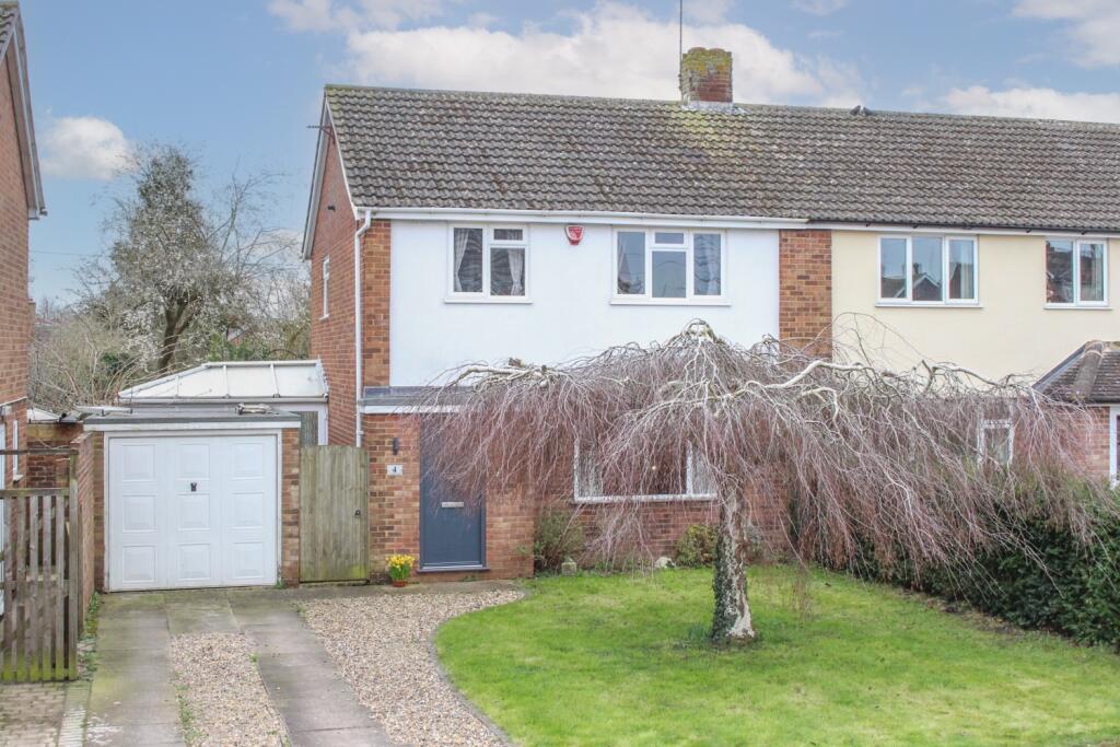 3 bedroom semidetached house for sale in Lammas Road, Cheddington, LU7