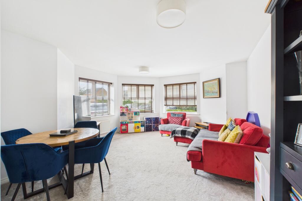 Main image of property: Reeve Close, Leighton Buzzard, LU7