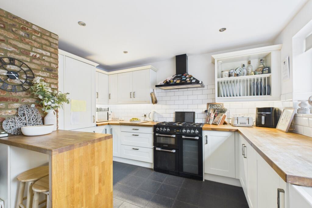 Main image of property: Yardley Avenue, Pitstone, LU7