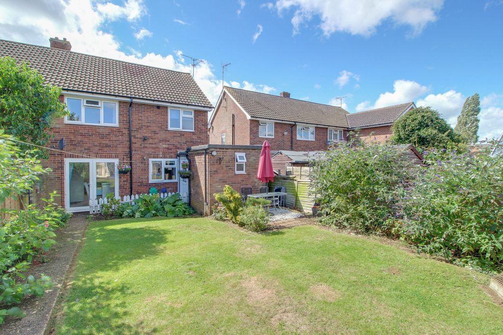 3 bedroom semidetached house for sale in Wantage Crescent, Leighton