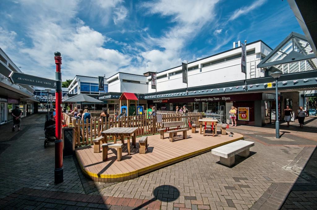 Office to lease in Bramhall Village Square, Bramhall Lane South