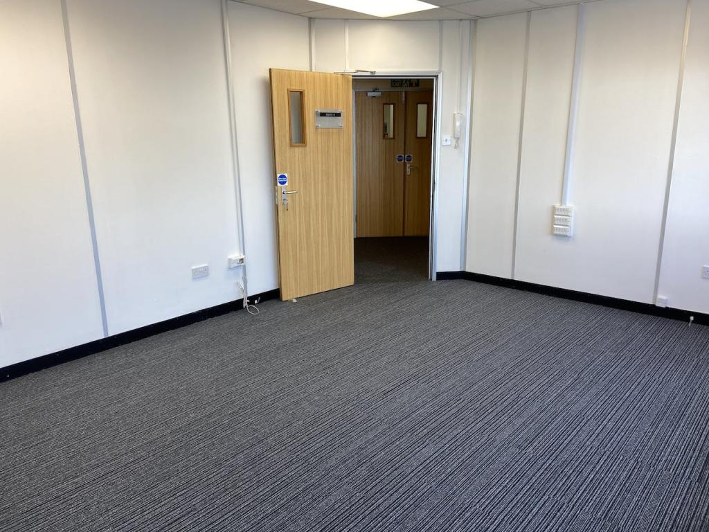 Office to lease in Bramhall Village Square, Bramhall Lane South