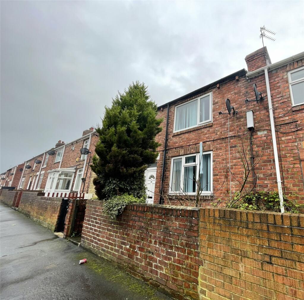 2 bedroom terraced house for sale in Queen Street, Grange VIlla