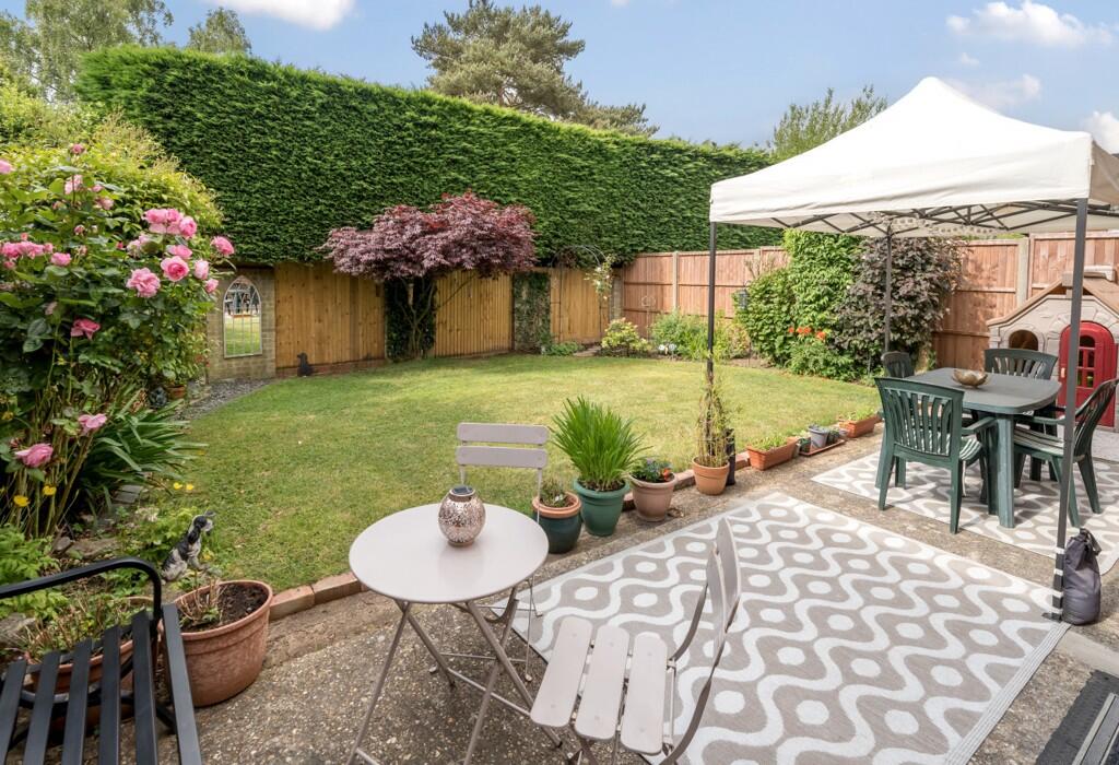 3 bedroom detached house for sale in Orchard Way, Pulborough, West Sussex, RH20