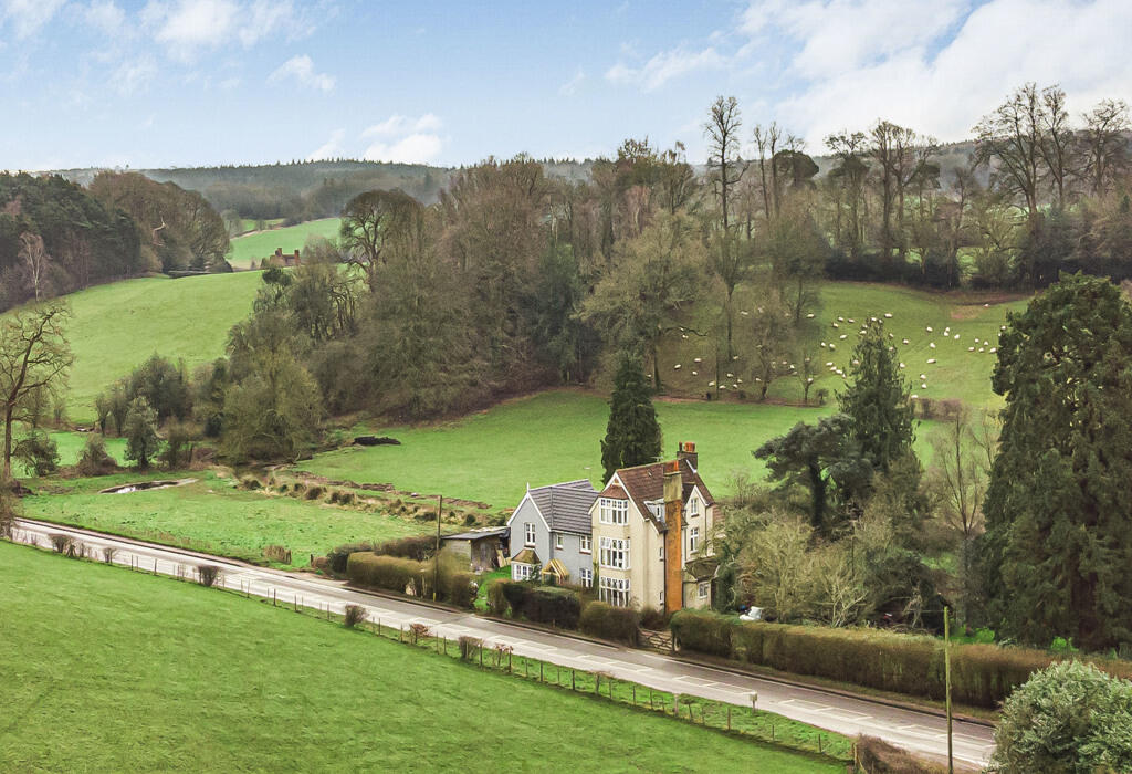 5 bedroom semidetached house for sale in Westerham Road, Westerham