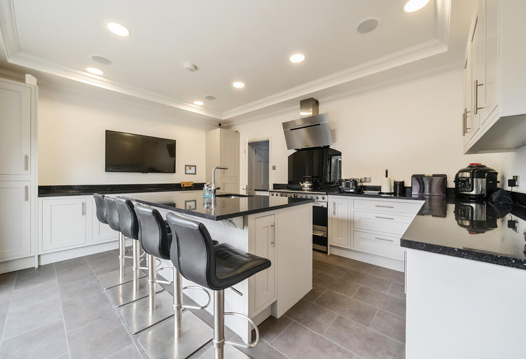 4 bedroom end of terrace house for sale in Warwick Road, Sidcup, Sidcup