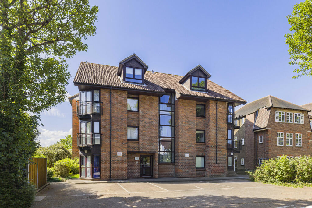 Main image of property: Croydon Road, Beckenham, BR3