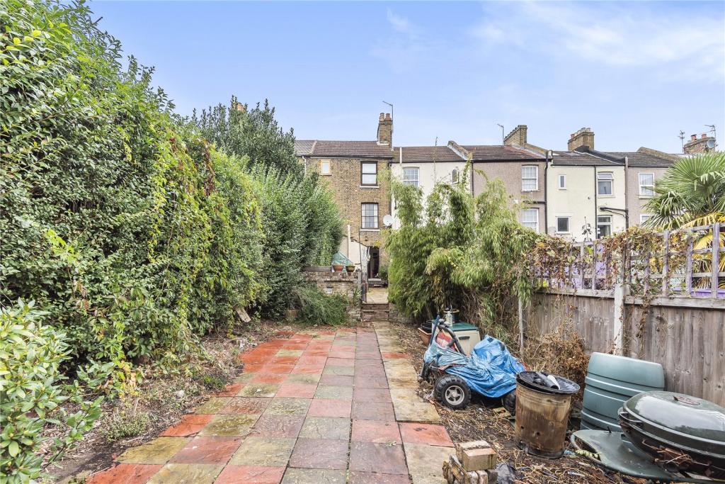 3 bedroom terraced house for sale in Grosvenor Road, Belvedere, Kent, DA17