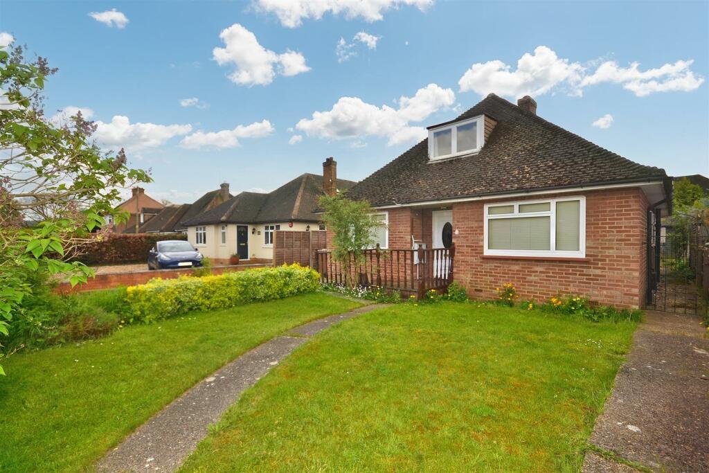 2 bedroom detached bungalow for sale in Bates Lane, Weston Turville ...