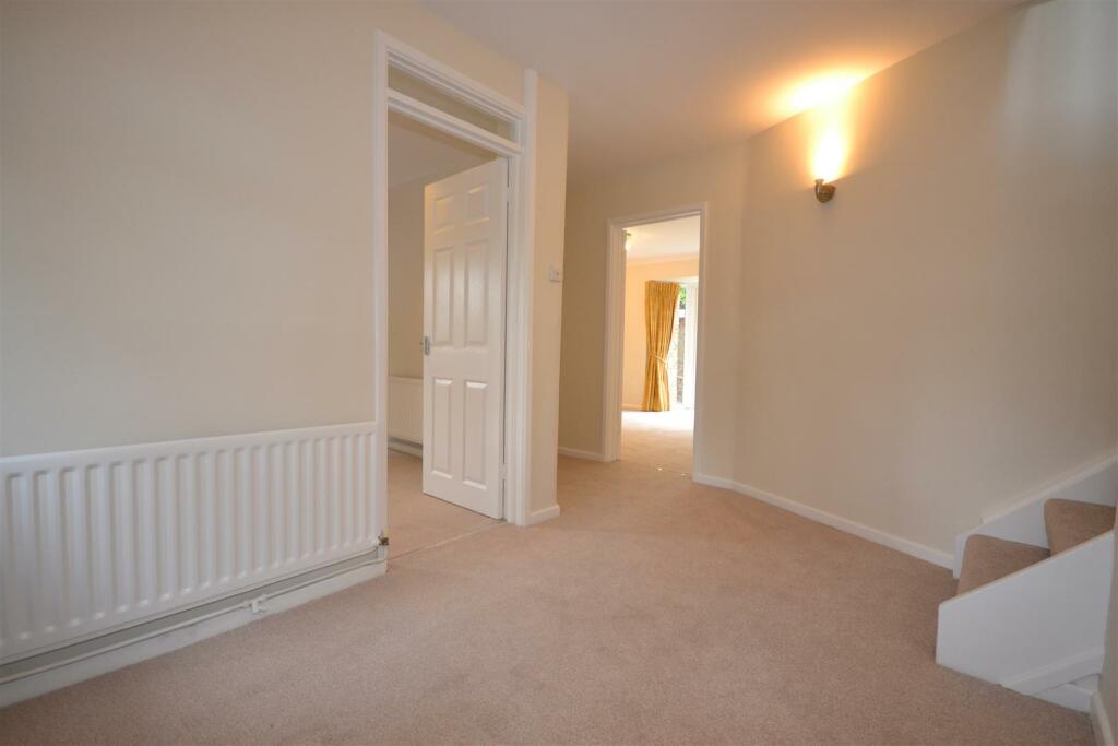 Additional property image - Pie Corner, Flamstead
