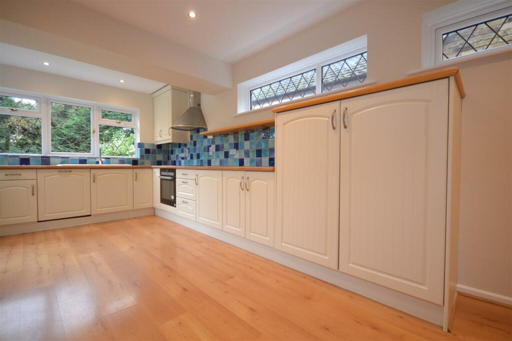 Additional property image - Pie Corner, Flamstead
