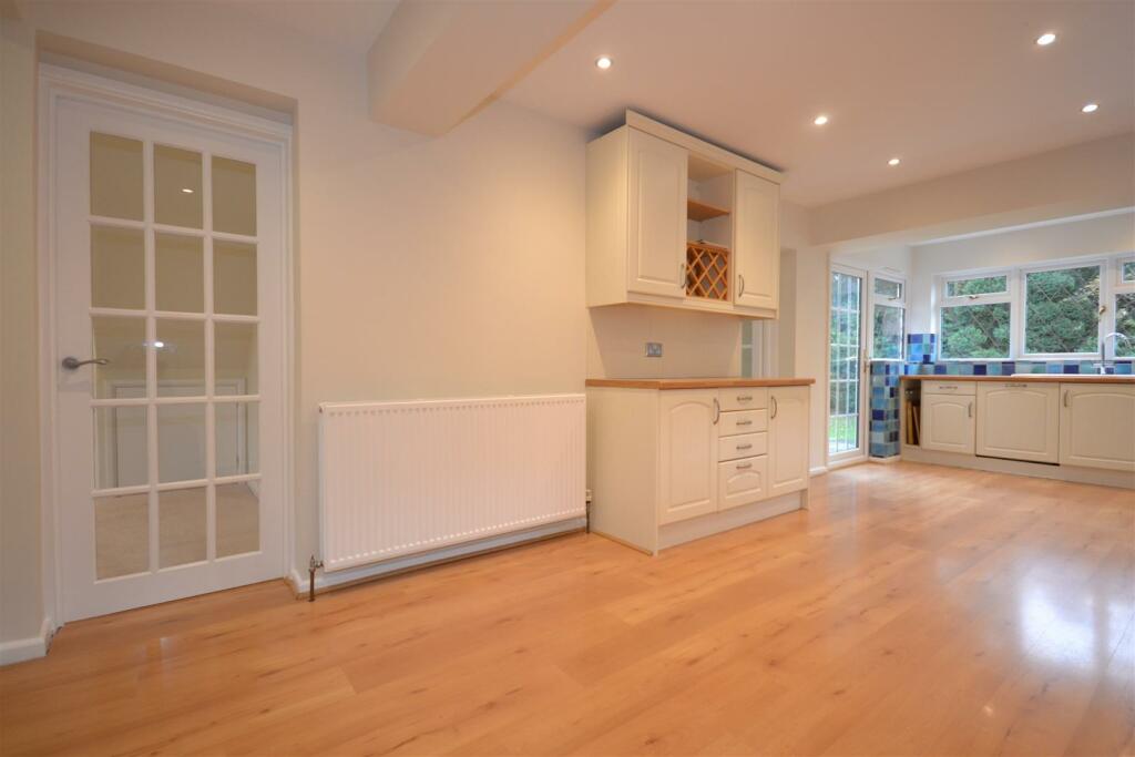 Additional property image - Pie Corner, Flamstead
