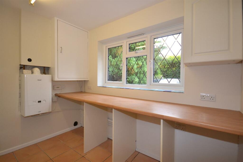 Additional property image - Pie Corner, Flamstead