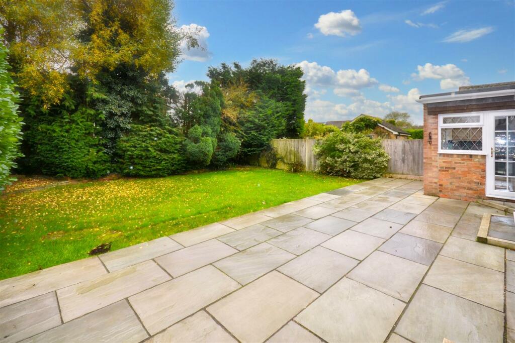Additional property image - Pie Corner, Flamstead