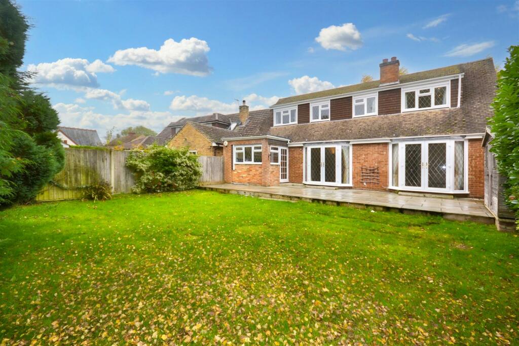 Additional property image - Pie Corner, Flamstead