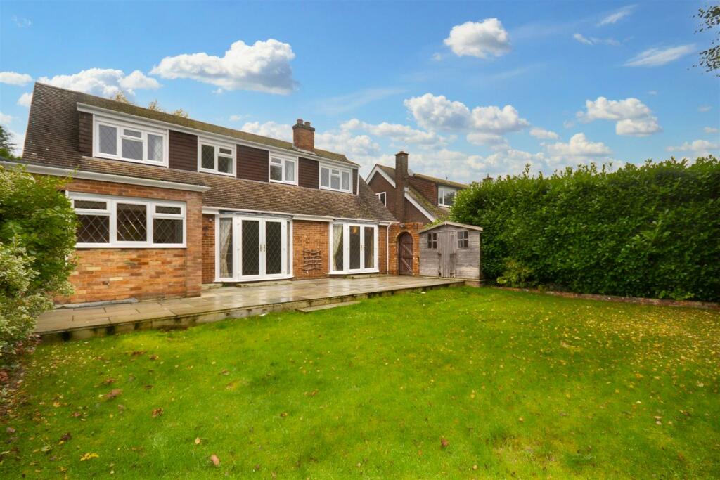 Additional property image - Pie Corner, Flamstead