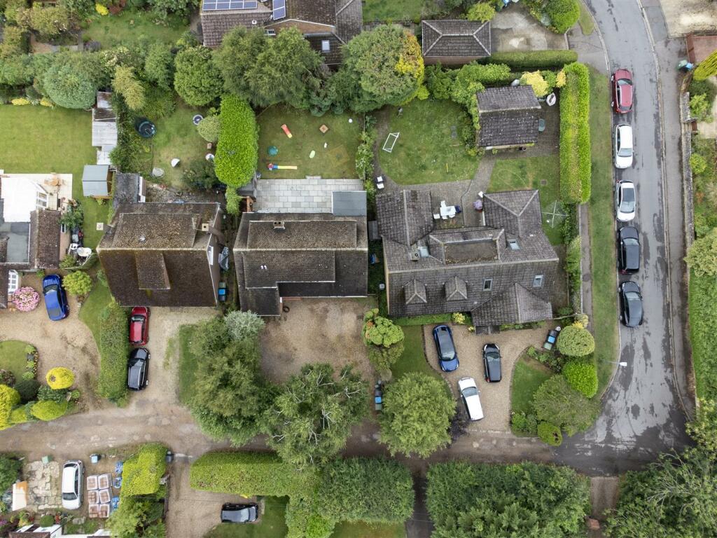 Additional property image - Pie Corner, Flamstead