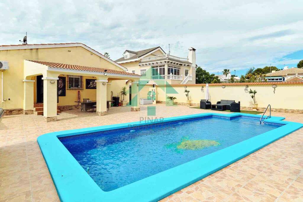 Main image of property: Valencia, Alicante, Pinar De Campoverde
