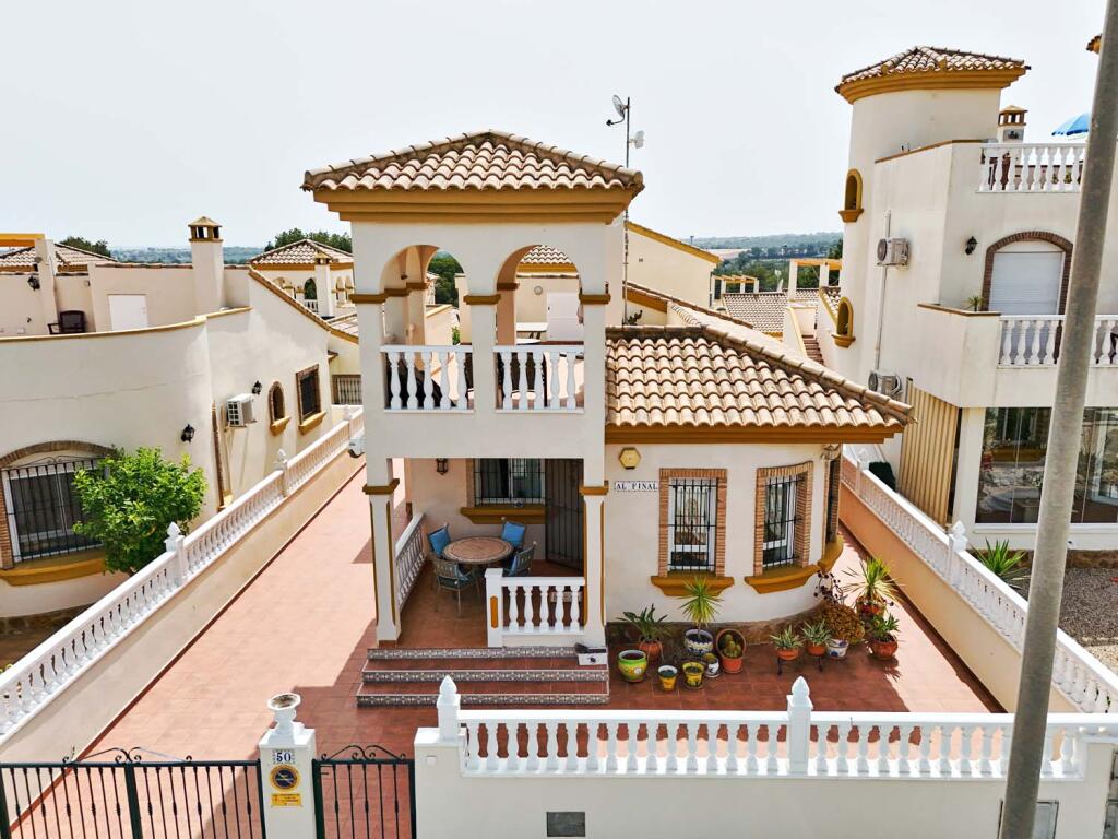 Main image of property: Valencia, Alicante, Pinar De Campoverde