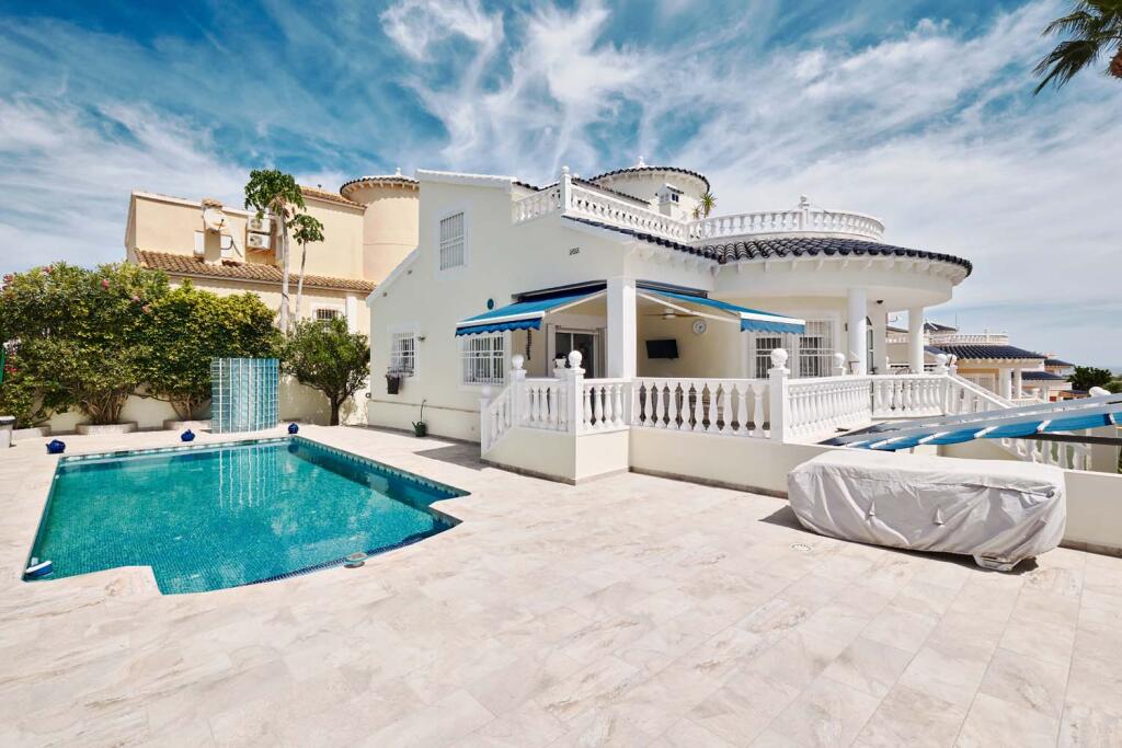 Main image of property: Valencia, Alicante, Pinar De Campoverde
