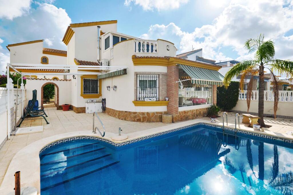 Main image of property: Valencia, Alicante, Pinar De Campoverde
